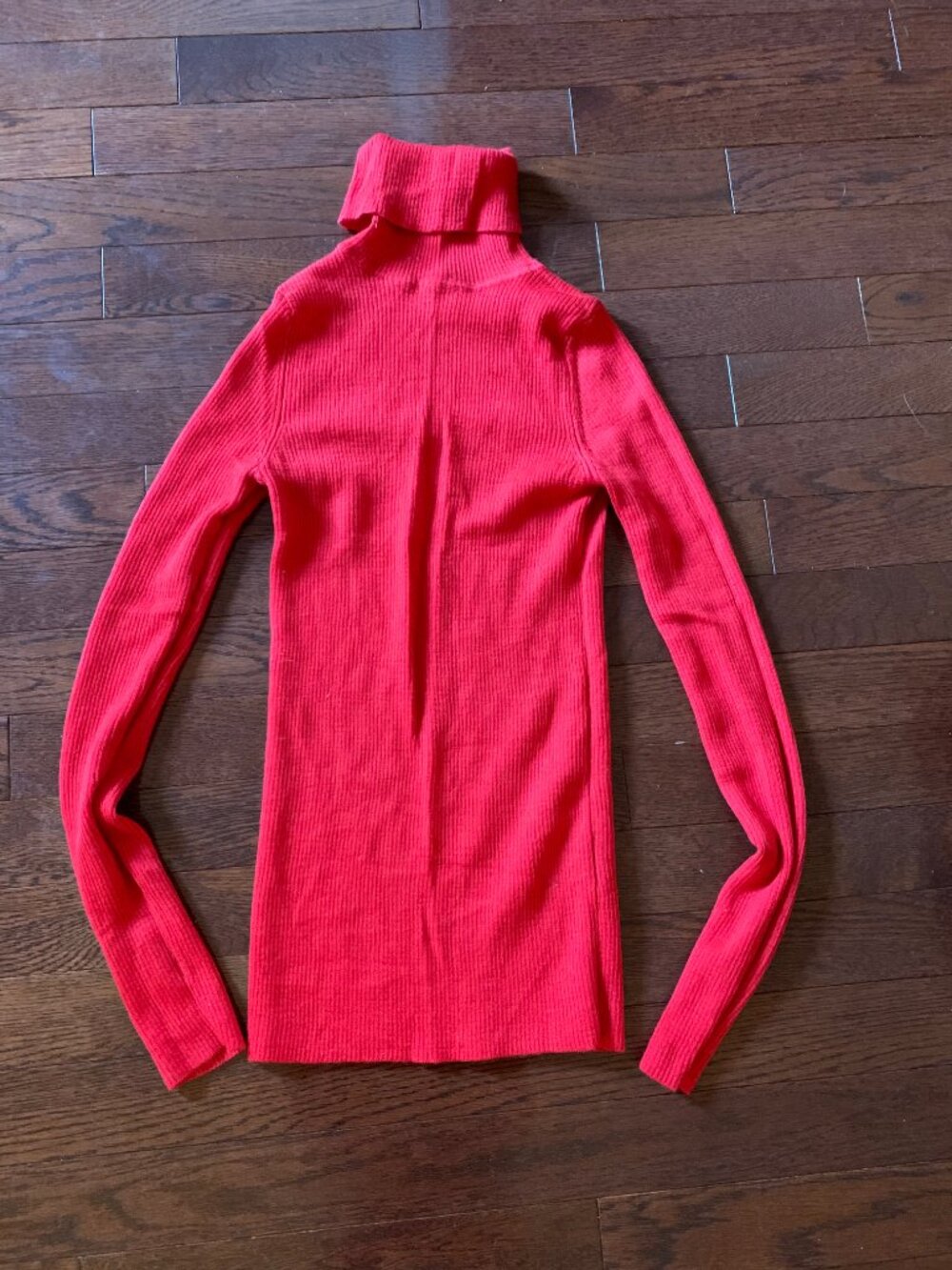 Uniqlo Turtleneck - Picture 6 of 7